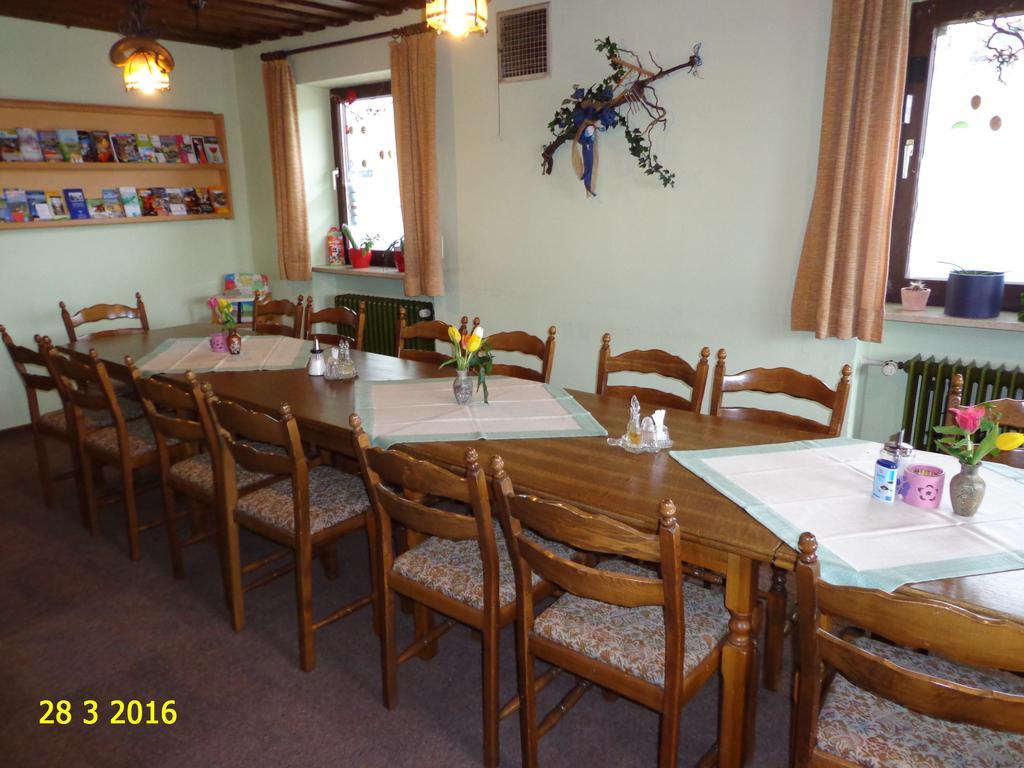 נויקירשן ביים הייליגן בלוט Gasthof - Pension Schamberger מראה חיצוני תמונה