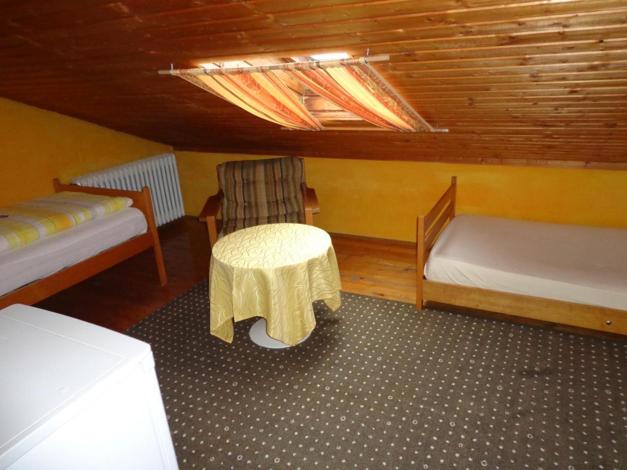 נויקירשן ביים הייליגן בלוט Gasthof - Pension Schamberger מראה חיצוני תמונה